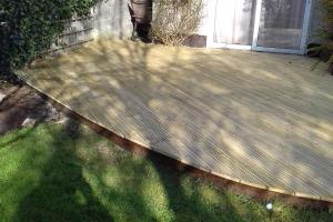 View 2 from project Curved Decking