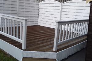 View 1 from project Decking With Painted Rails